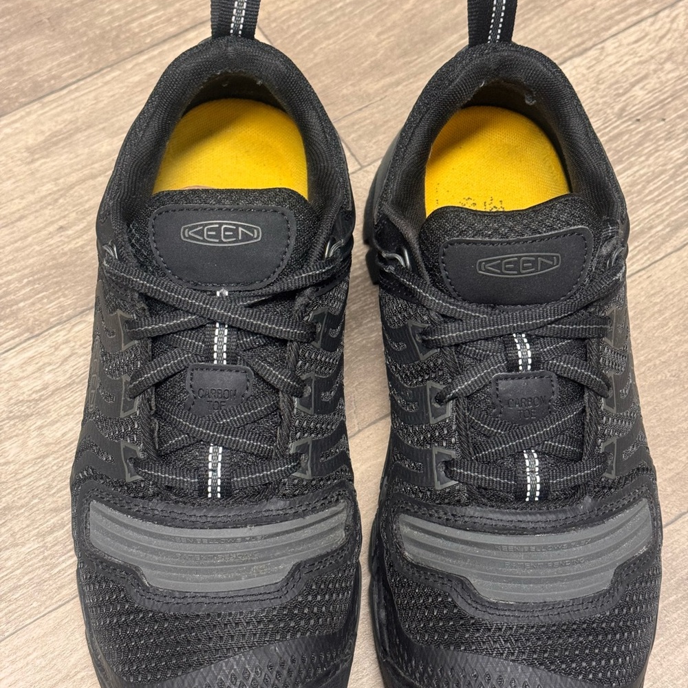 KEEN Men's safety shoe